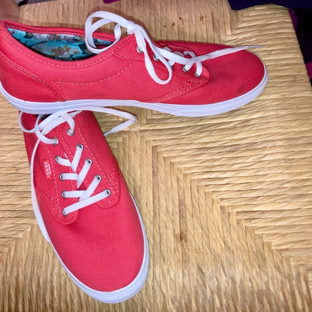 Vans NWOT Off the Wall Low Pro Canvas Sneakers 8.5